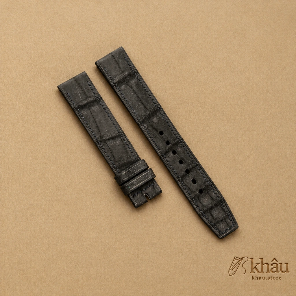 Nubuck Black Alligator black Lining Goatskin Fixed Bars Watch Strap — front view